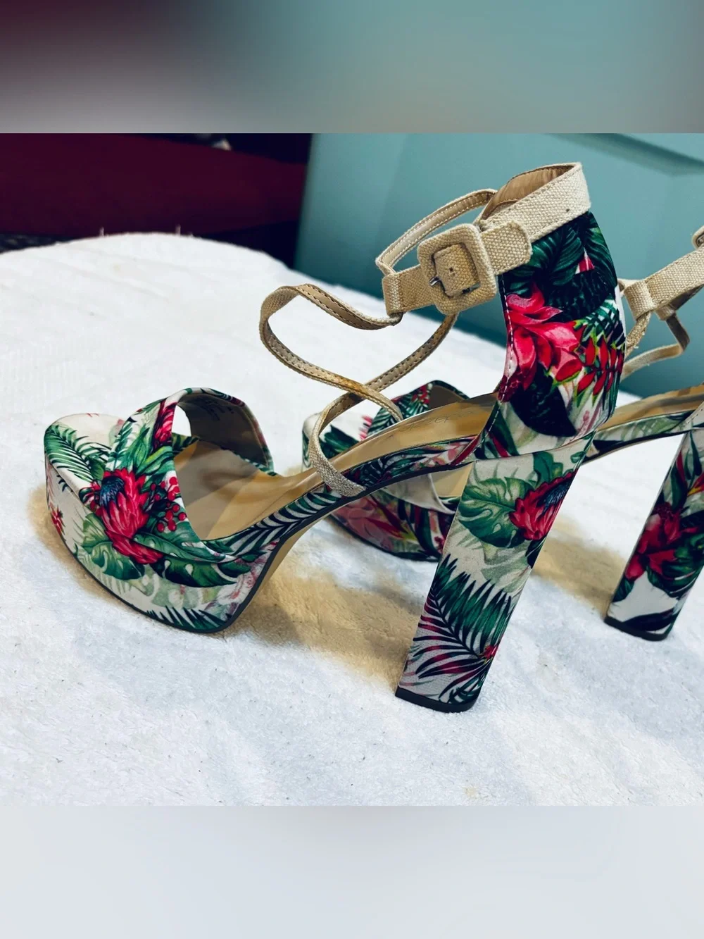 Almost Brand New Heels By ShoeDazzle - Size 9.5 - Heel 5.5 Inches - Box 85